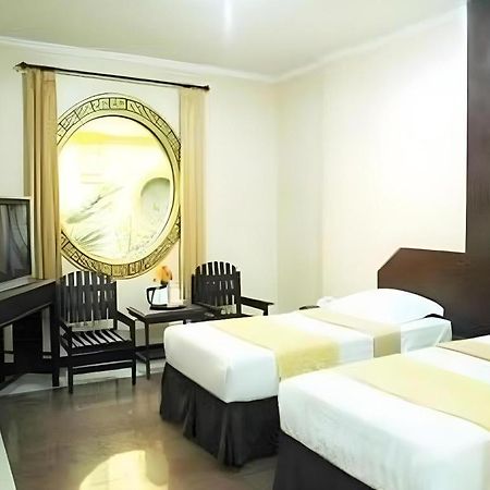 V3 Hotel Surabaya Dış mekan fotoğraf