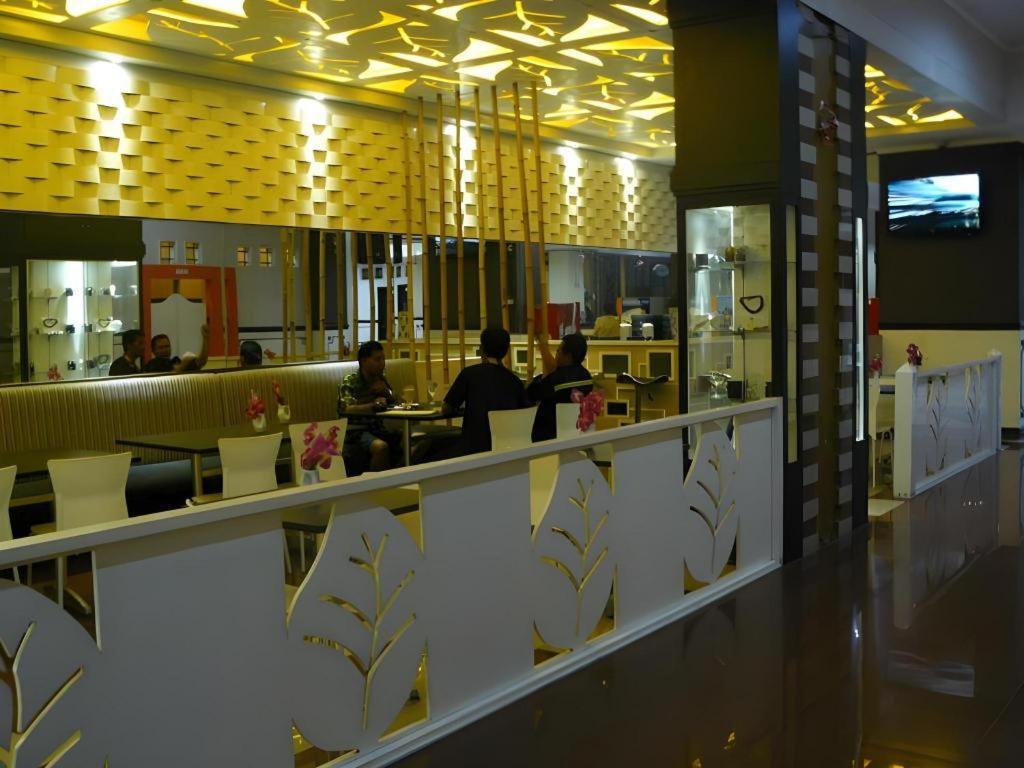 V3 Hotel Surabaya Dış mekan fotoğraf